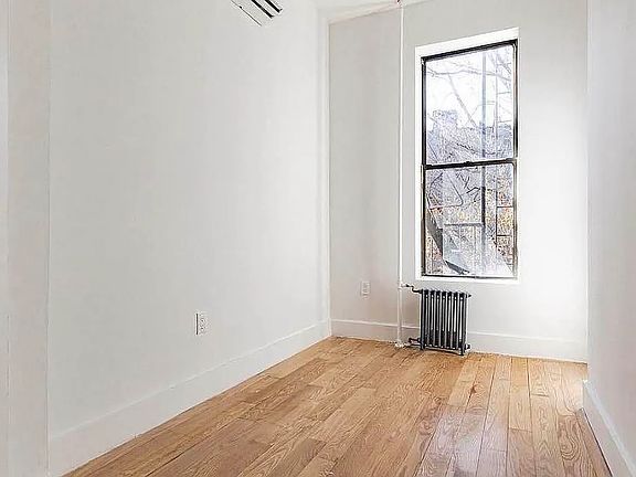 3rd image of 612 Willoughby Ave APT 2