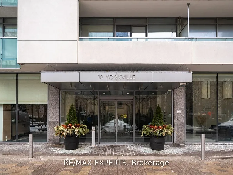 18 Yorkville Ave S #903 — Photo 2