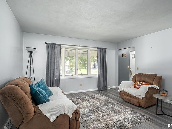 5th image of 2496 E Dale Ct