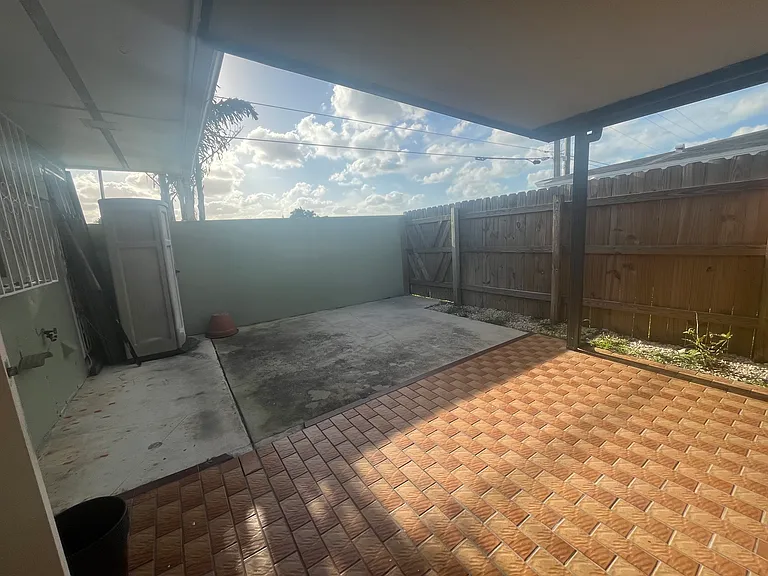 10115 SW 21st Ter — Photo 10