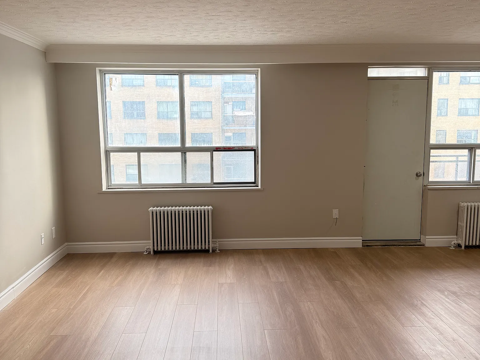1455 Wilson Avenue Toronto — Photo 3