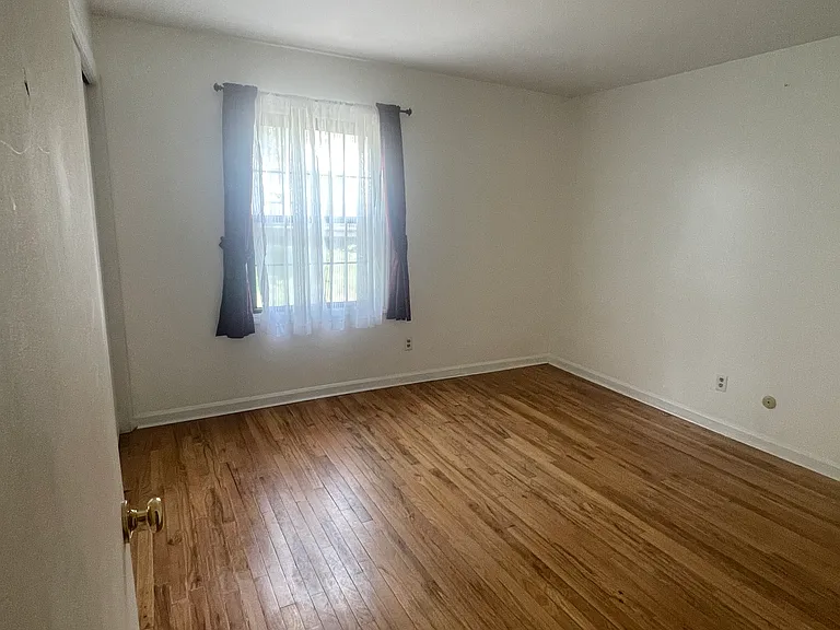 721 Pennsbury Blvd — Photo 20