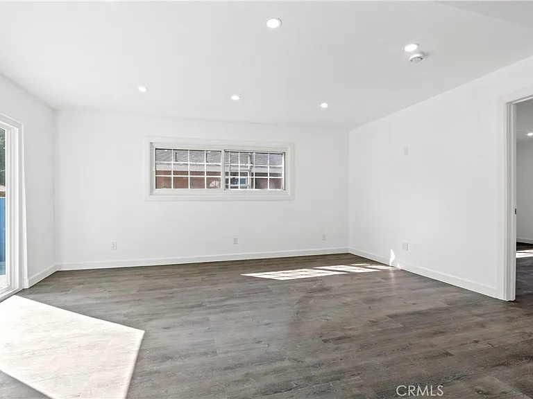 11006 S Truro Ave — Photo 11