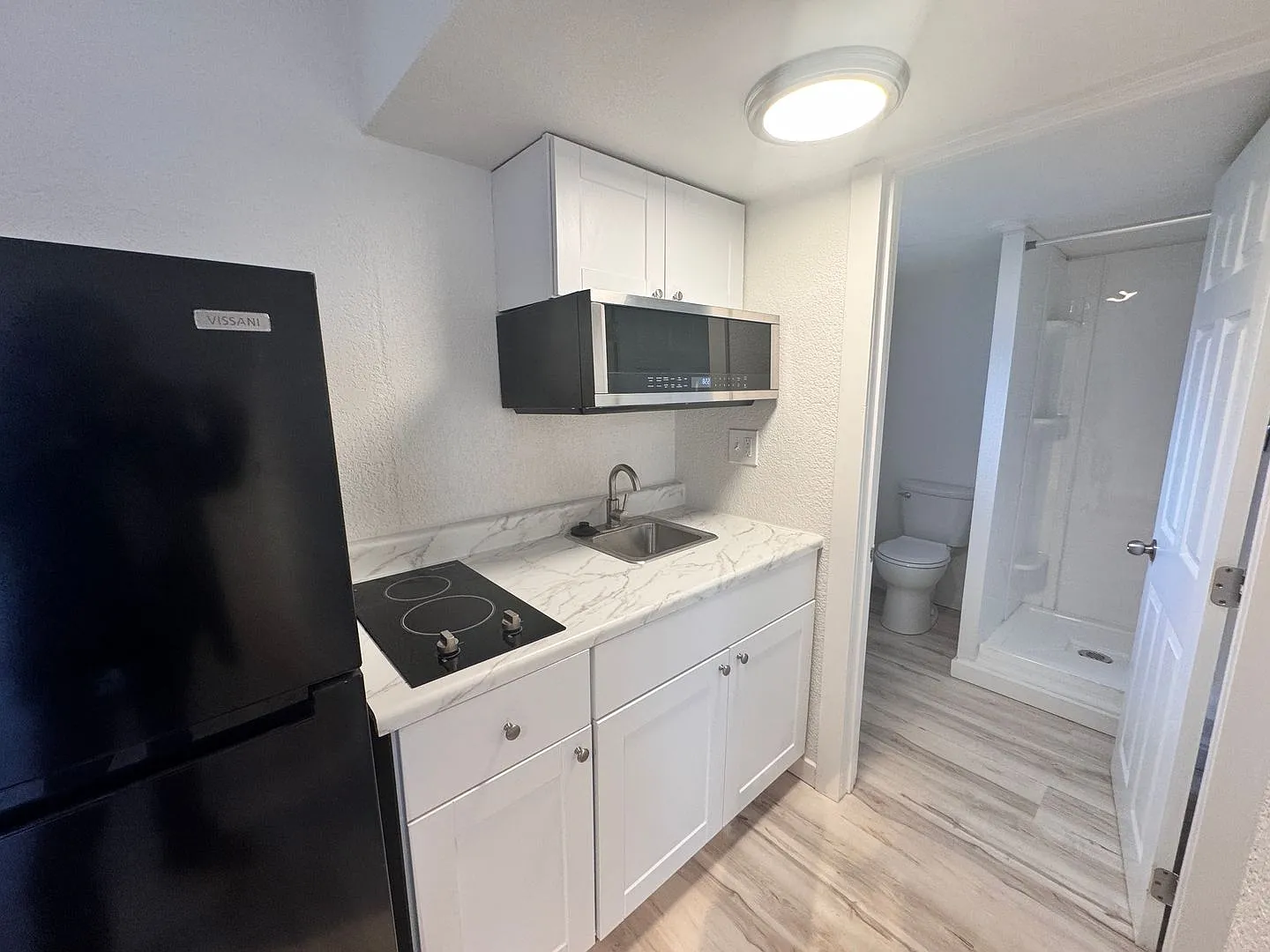 Capitol Apartments — Photo 2