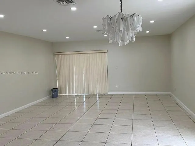 4 bed, 2.0 bath, 2115 sqft, $3,800 — Photo 4