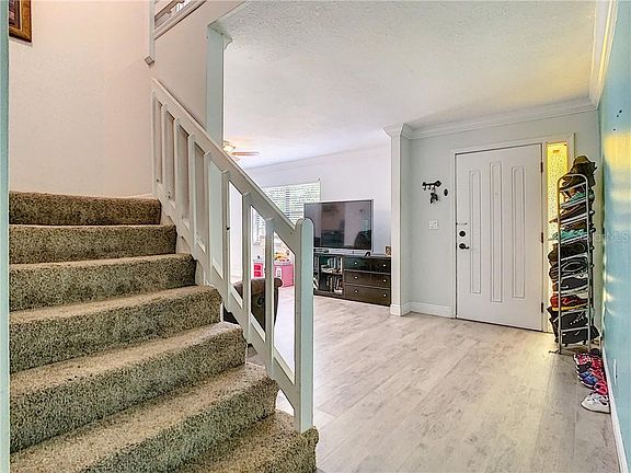 2nd image of 1206 Abbey Crescent Ln