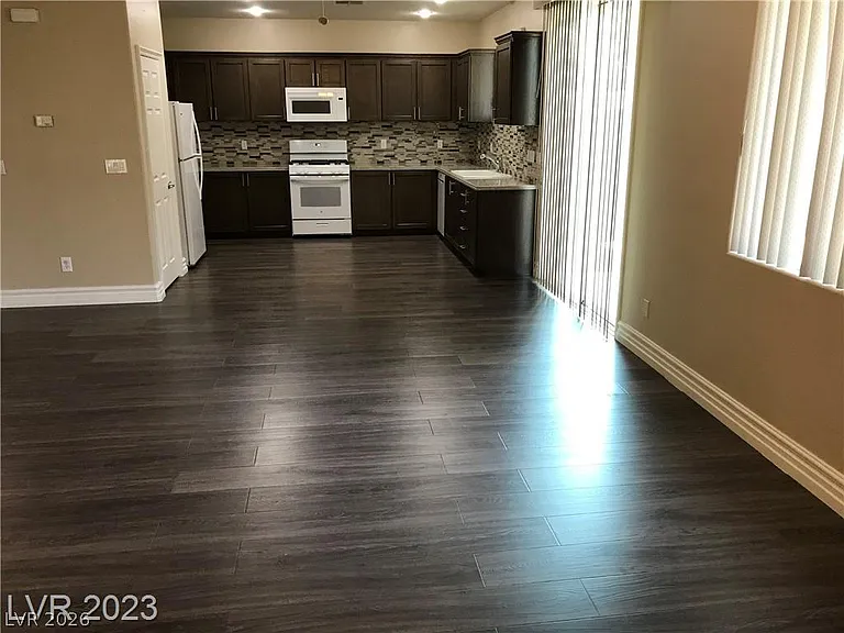 9746 Kampsville Ave — Photo 8