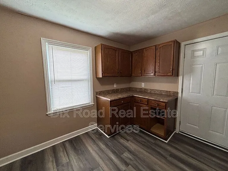 1110 Ellen Dr — Photo 10