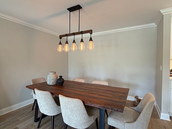 3rd image of 124 Carriage Way Dr APT 209B