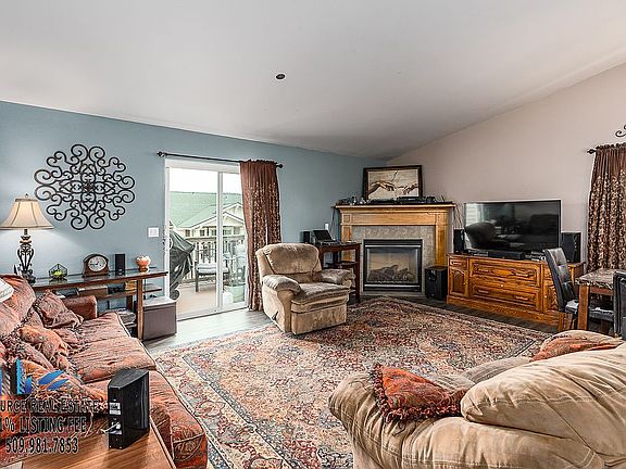 3rd image of 4221 S Stonington Ln