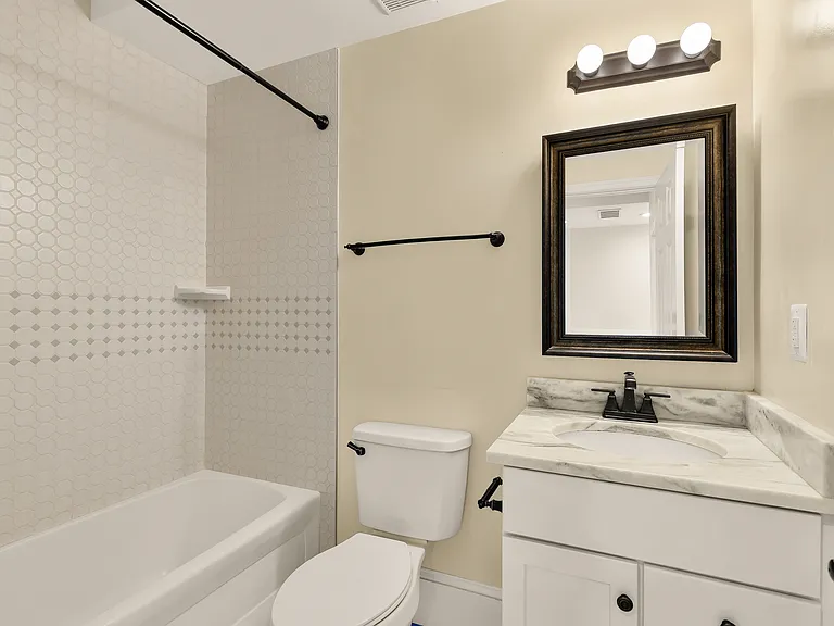1609 Levis St NE — Photo 35