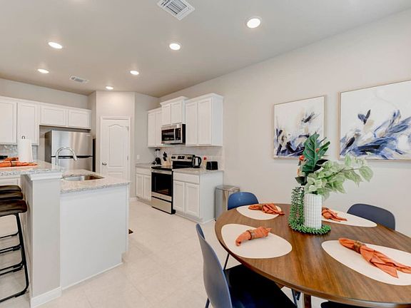 5th image of 425 Oxford Ln #Id1043139p