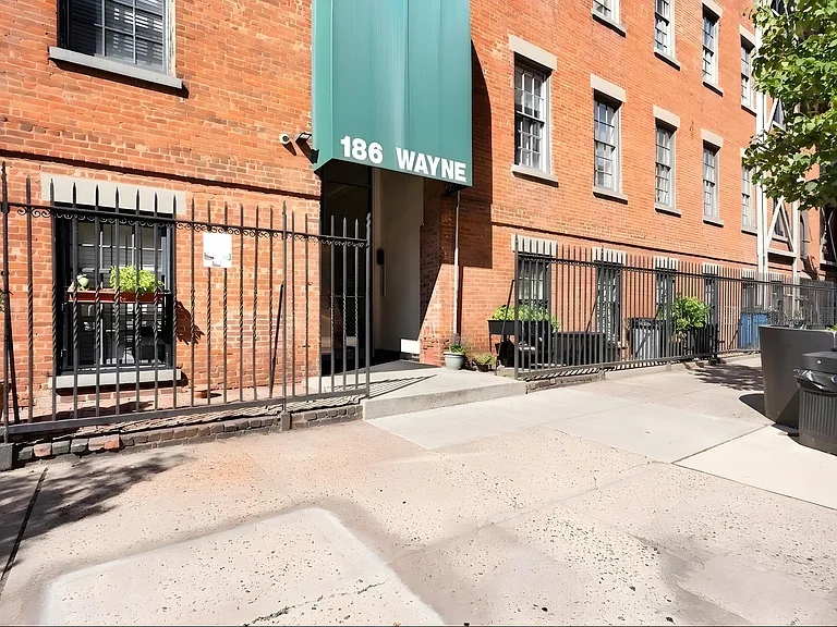 186 Wayne St #425D — Photo 36