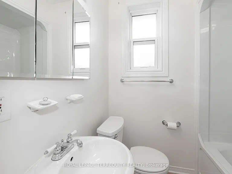 87 Emperor St — Photo 12