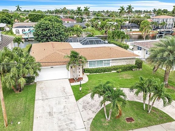2nd image of 5027 Pelican Blvd