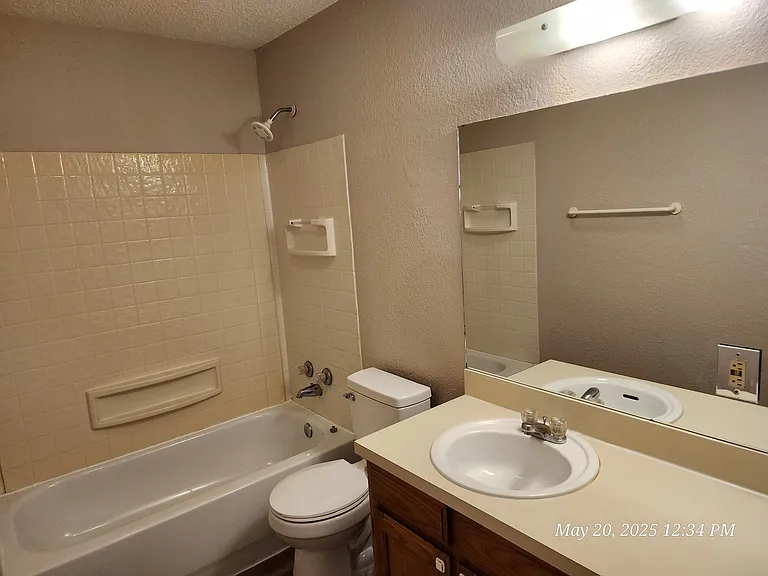 429 SW Thomas St #A — Photo 9