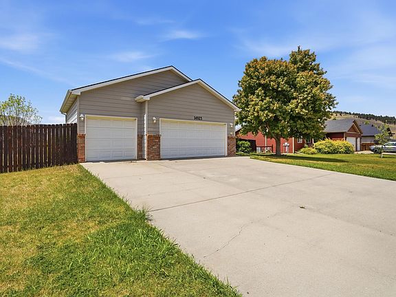 3rd image of 14923 Glenwood Dr