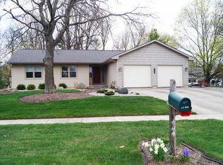 1404 Stoney Point Dr, Lansing, MI