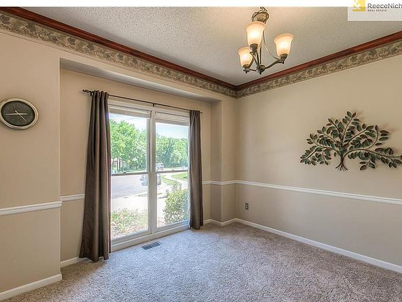4th image of 15504 Beverly St