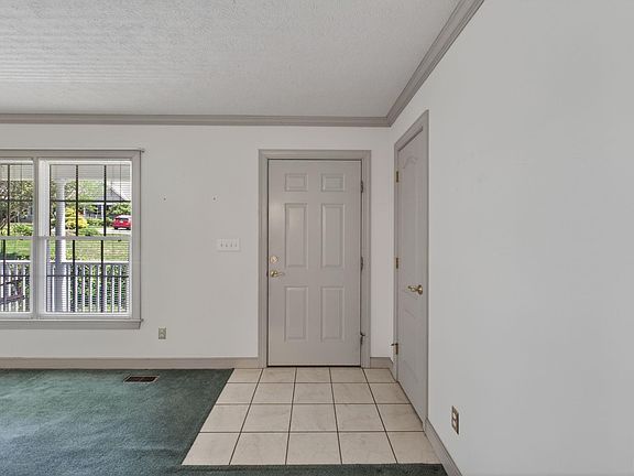 3rd image of 1064 Wintergreen Ln