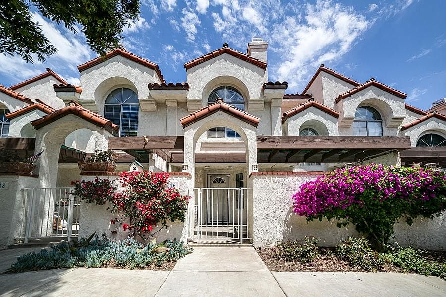 1st image of 246 Camino Cortina