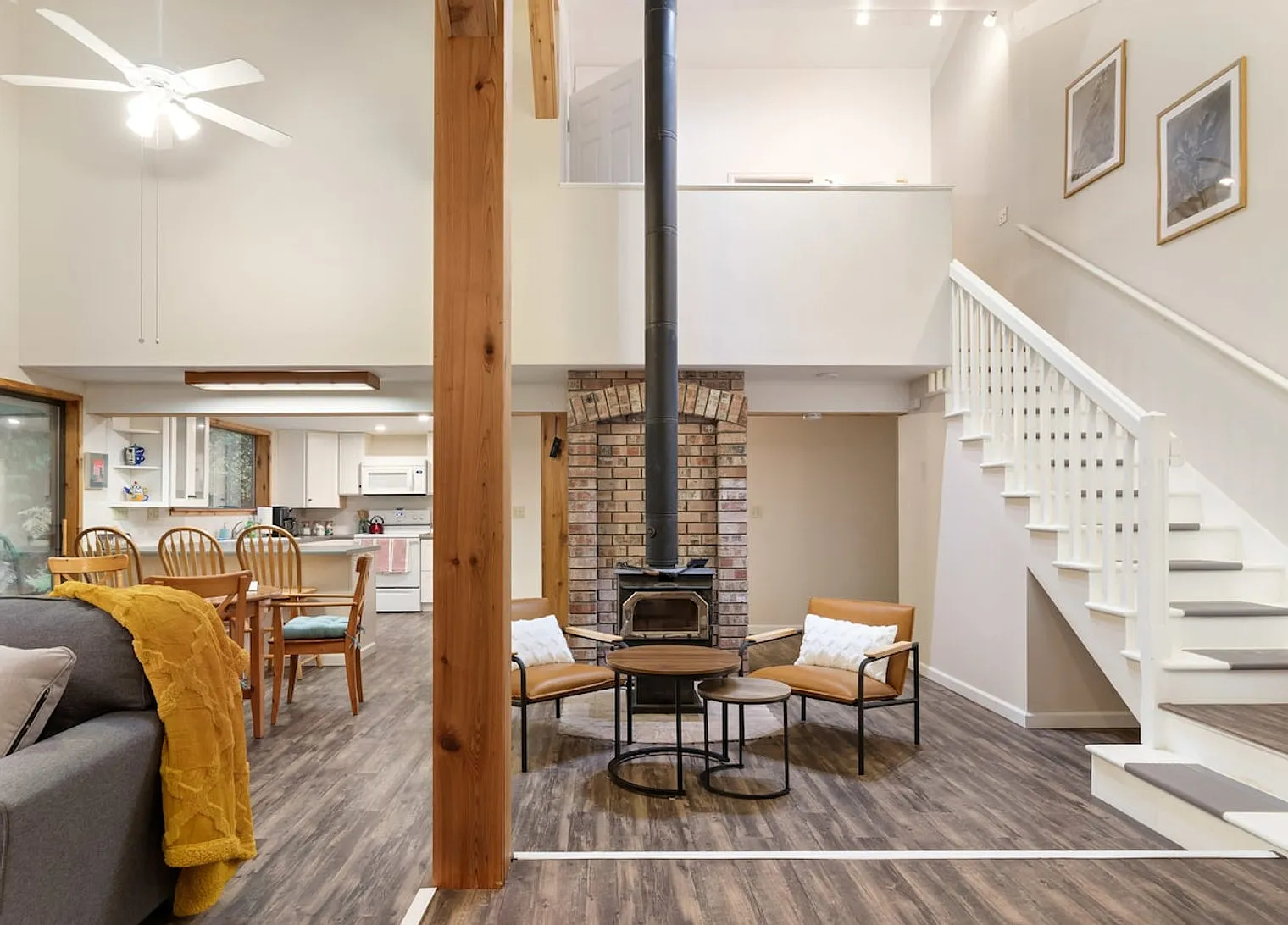 2 bed, 2.0 bath, $4,179 — Photo 2