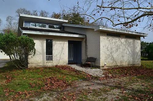 1208 Weyer St Photo 1
