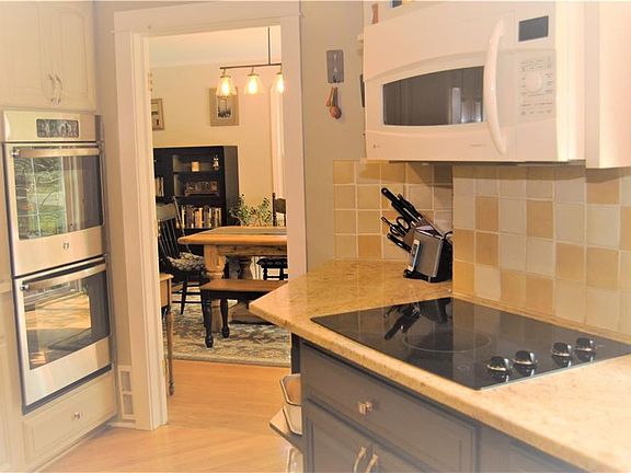 4th image of 14953 Stillwater Dr