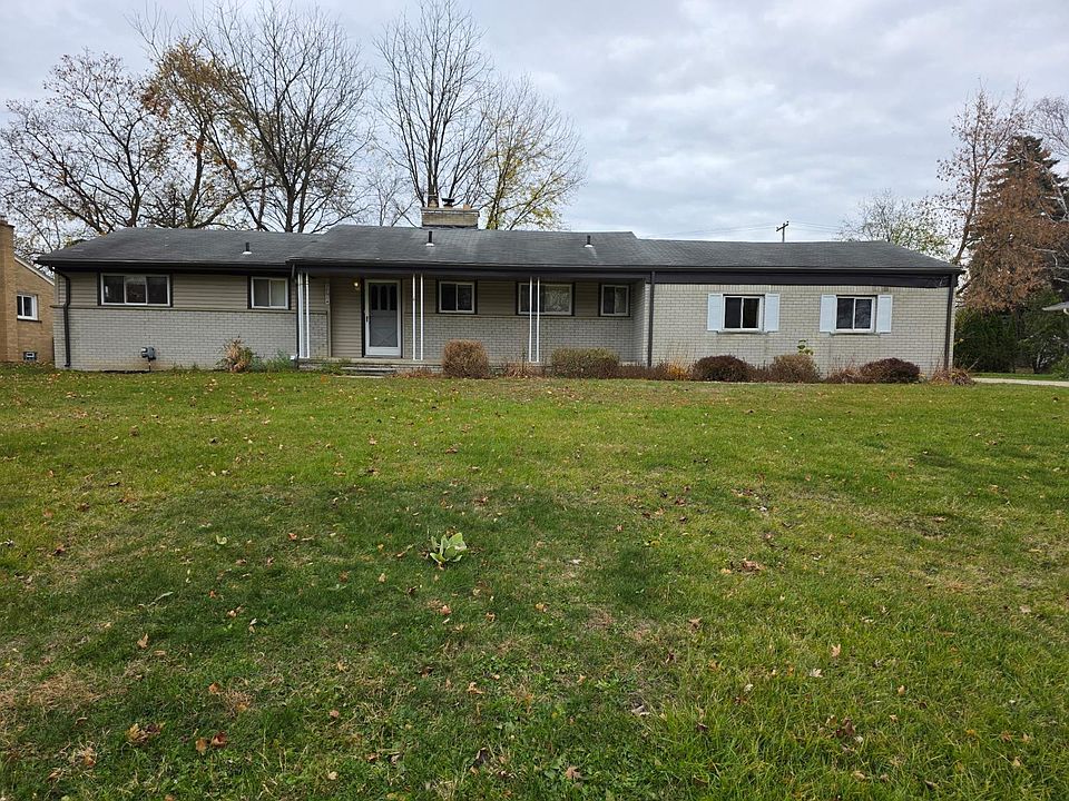 1st image of 28014 Green Willow St