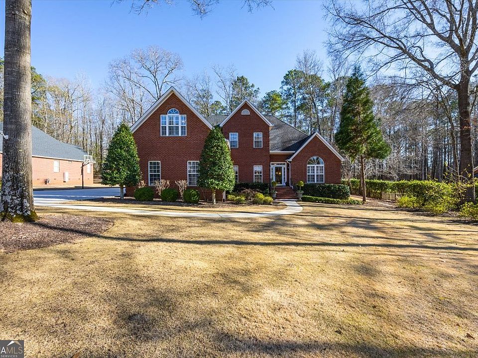 1st image of 242 Pebblebrook Ln