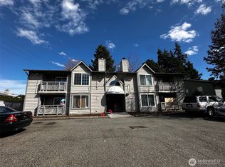 21608 30th Ave S, Seattle, WA 98198