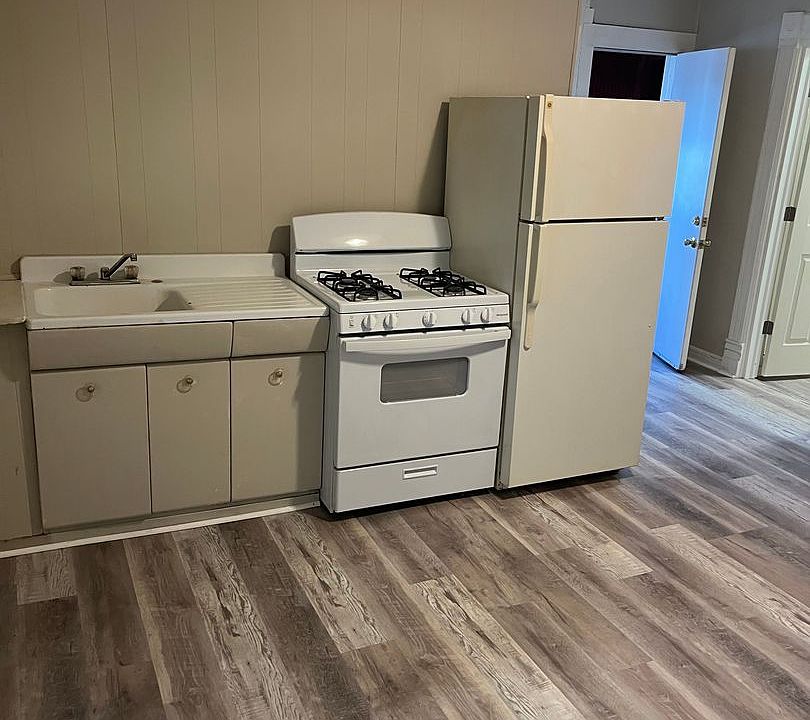 1st image of 4303 7th Ave #2