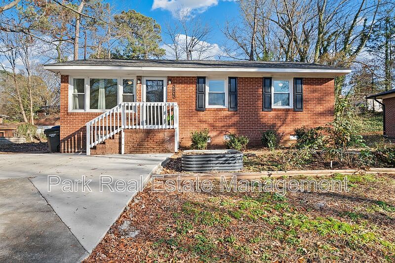 1st image of 2907 Beechwood Dr