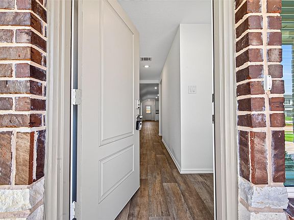 5th image of 3030 Holland Lakes Dr