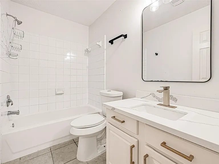 146 S Walden Elms Cir — Photo 18