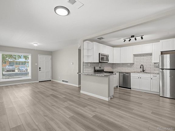 5th image of 1180 Vaughn Street