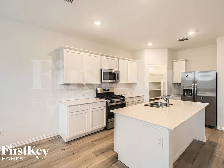 2324 Okeefe Dr — Photo 11