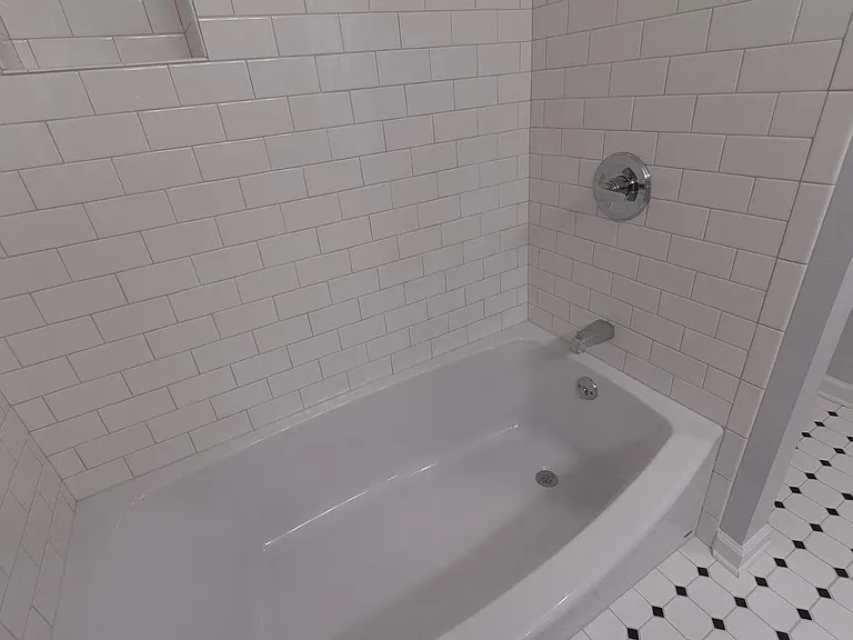 3000 Golden Rd #7 — Photo 21