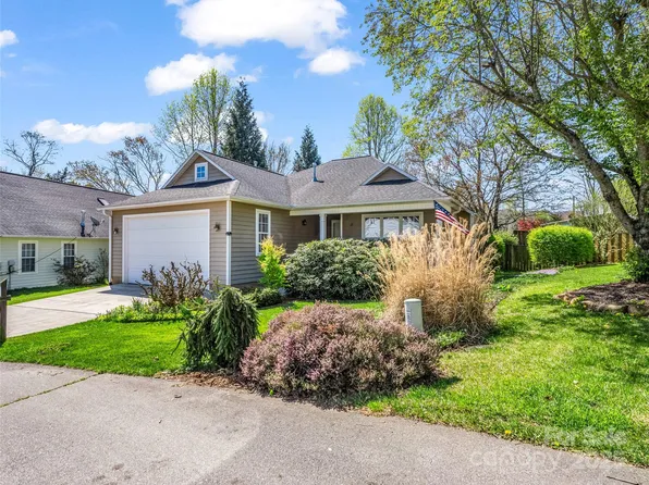 27 Cotton Creek Cir, Black Mountain, NC 28711