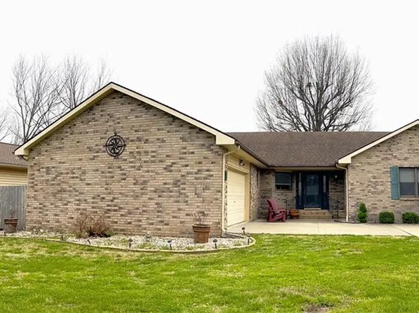 105 W Lincoln St, Frontenac, KS 66763