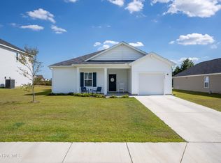 173 N Squires Run Lane, Richlands, NC 28574