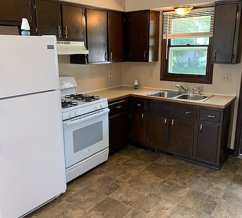 3rd image of 252 40th St SW #252