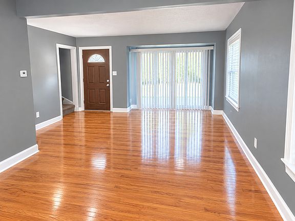 4th image of 1493 Forest Ave