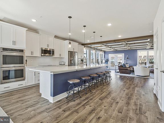 3rd image of 27 Silverway Dr Unit 34