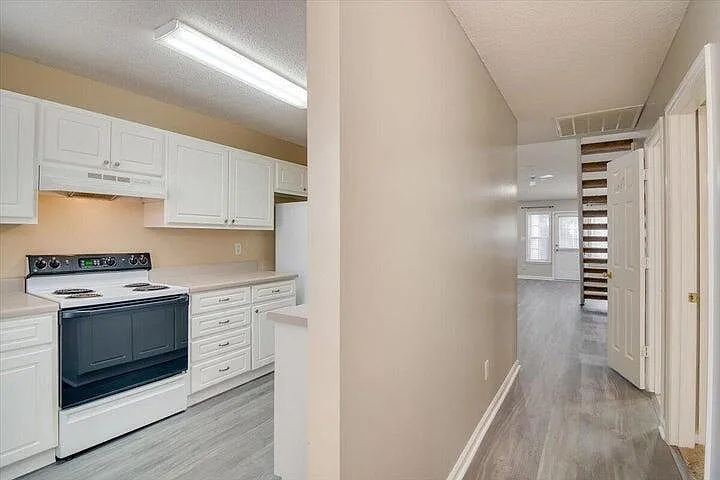 2 bed, 2.0 bath, 1292 sqft, $1,500 — Photo 2
