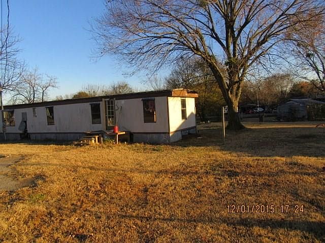 2nd image of 708 Lakeview Dr