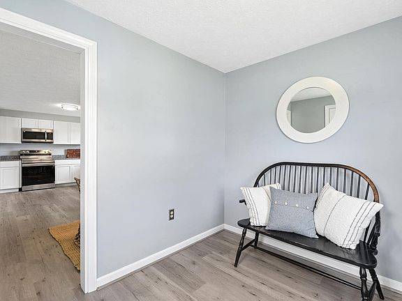 4th image of 167 Rowe Avenue
