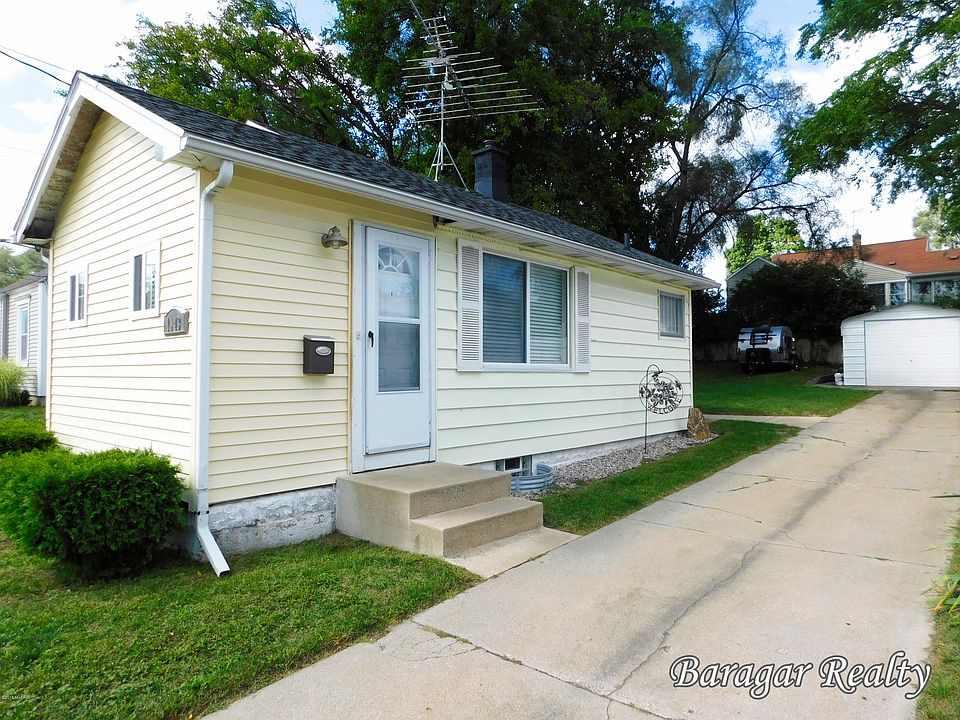 1st image of 1143 Hollywood St NE