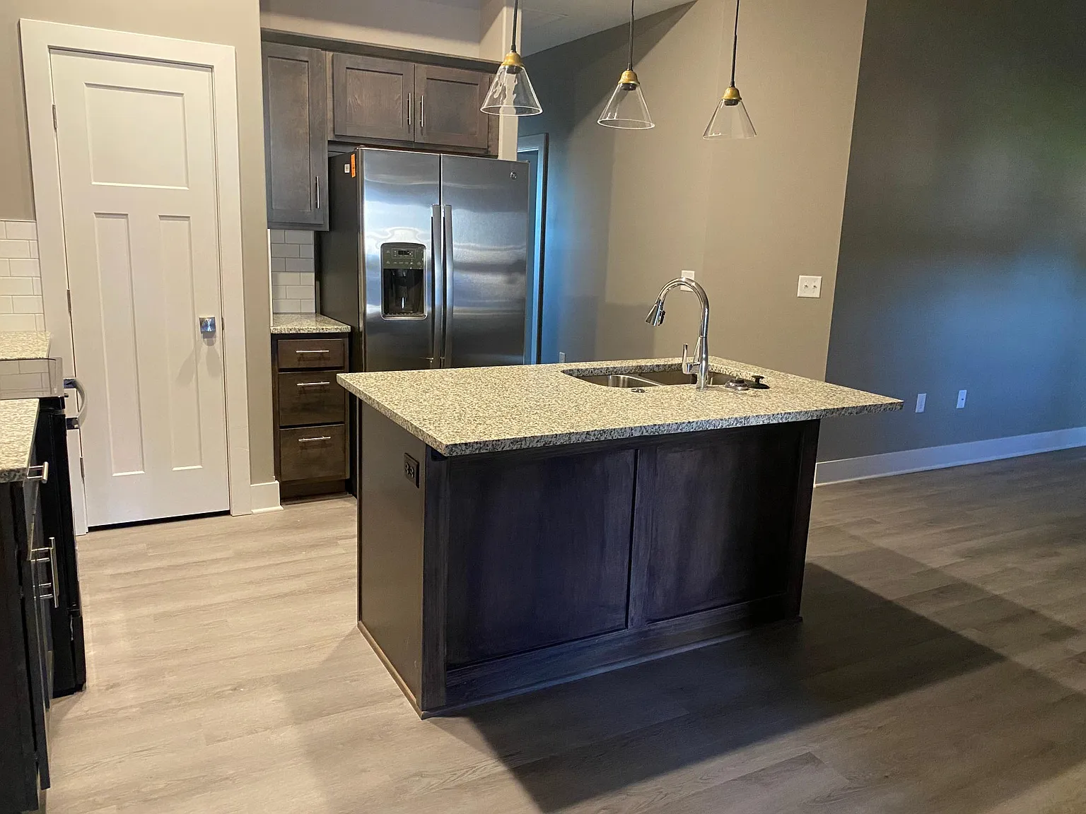 3 bed, 1225 sqft, $1,550 — Photo 1