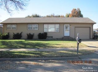2030 Glendale Rd, Salina, KS 67401